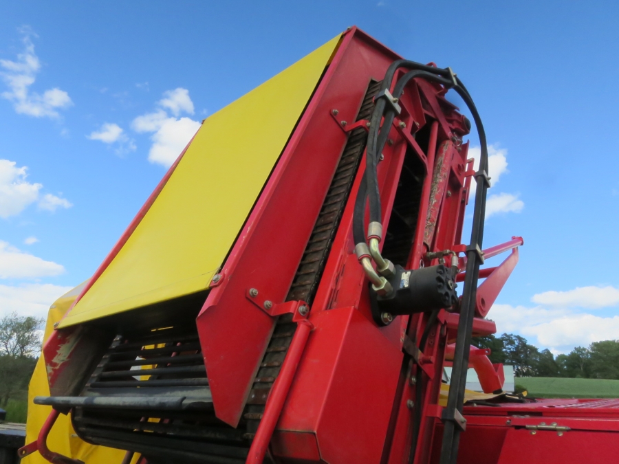 4653 Grimme DL1500 2 row with Elevator