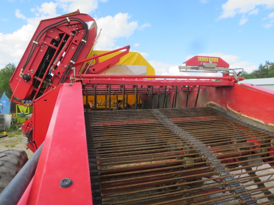 4653 Grimme DL1500 2 row with Elevator