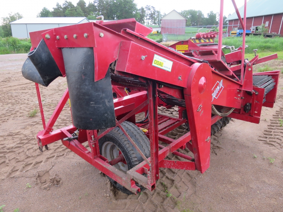 4662 Juko MIDI potato harvester mounted for box