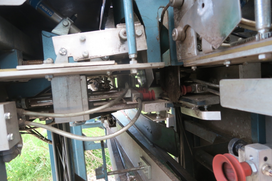 4664 Upmatic 4115 paper bagger for paper bags