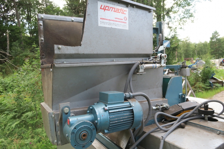 4664 Upmatic 4115 paper bagger for paper bags