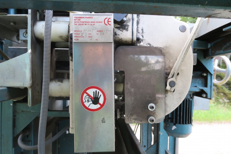 4664 Upmatic 4115 paper bagger for paper bags