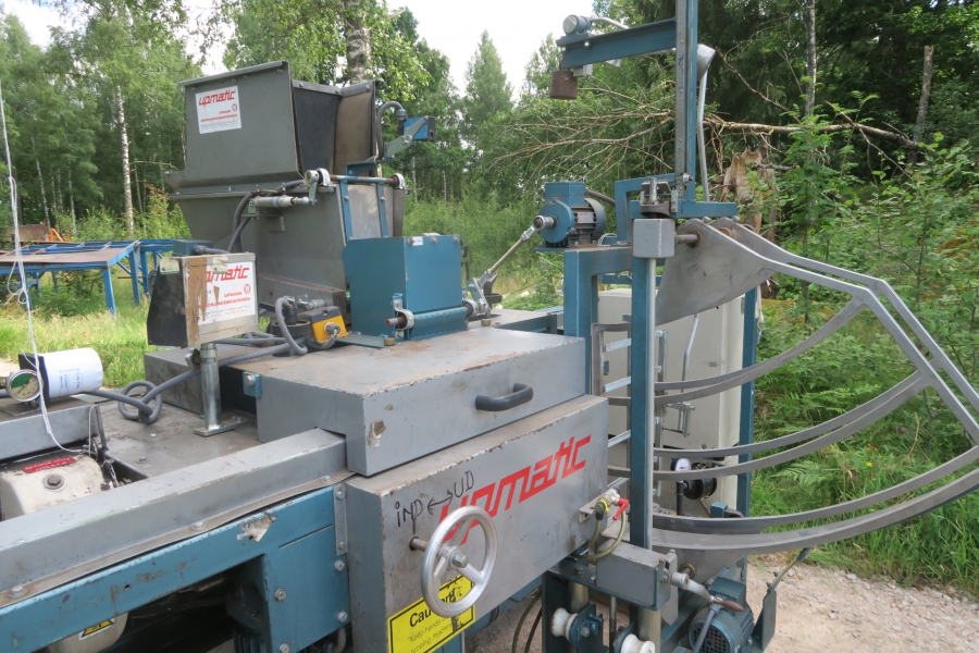 4664 Upmatic 4115 paper bagger for paper bags