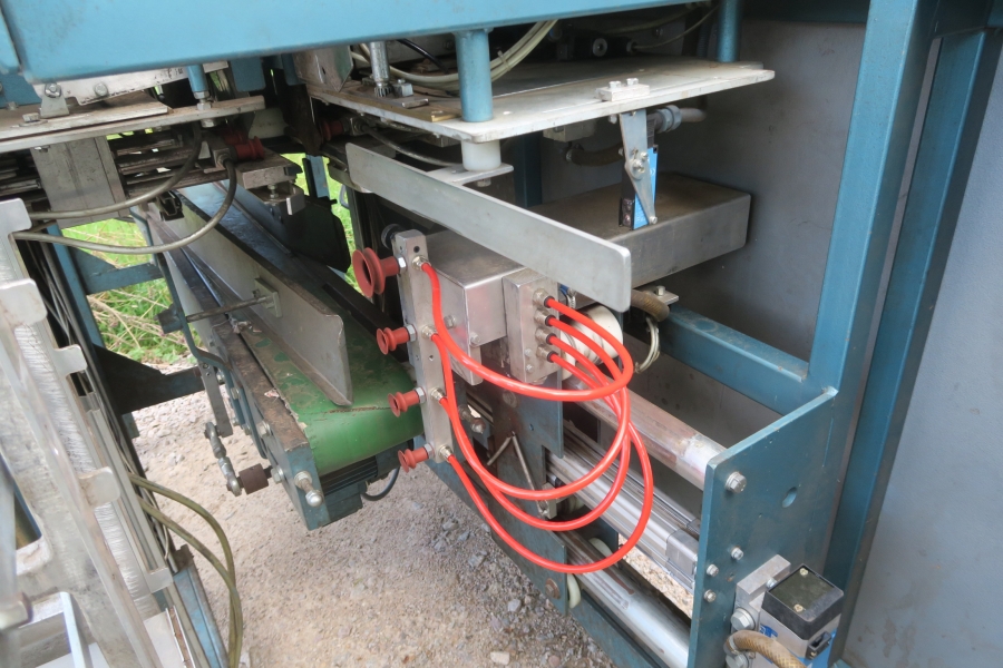 4664 Upmatic 4115 paper bagger for paper bags