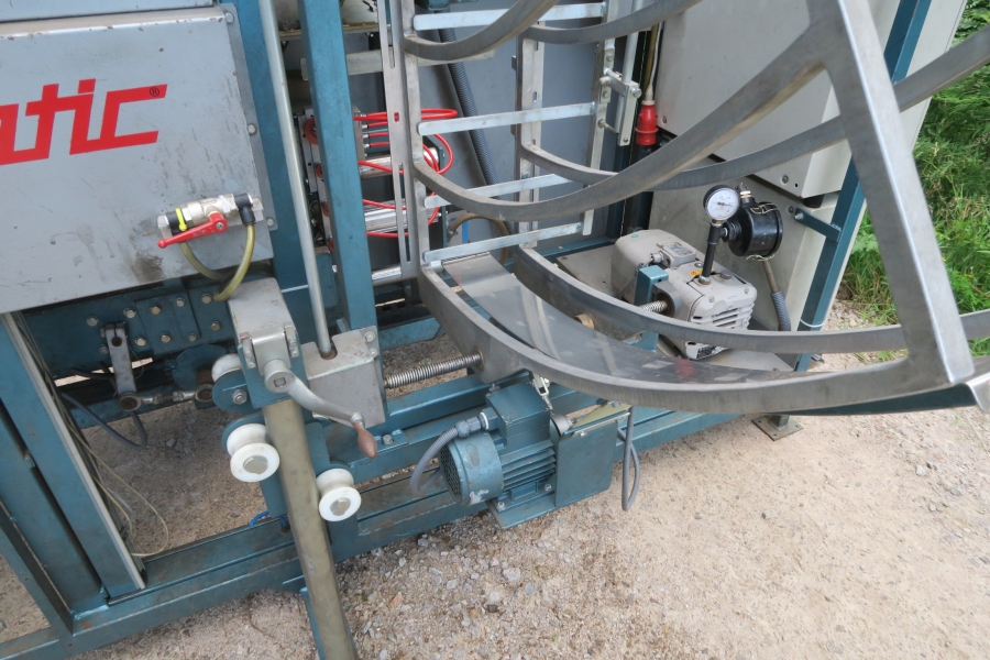 4664 Upmatic 4115 paper bagger for paper bags