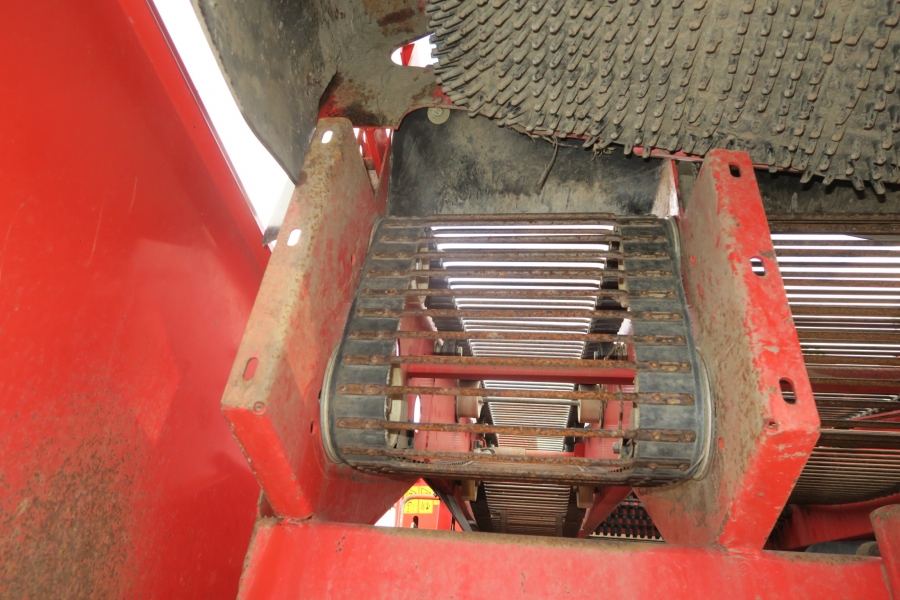 4665 Grimme SE75-30 potato harvester
