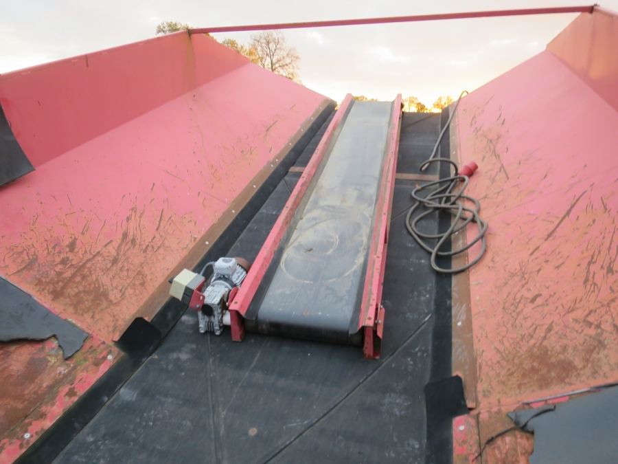 4687 Tong Storemaker 1200 Receiving hopper