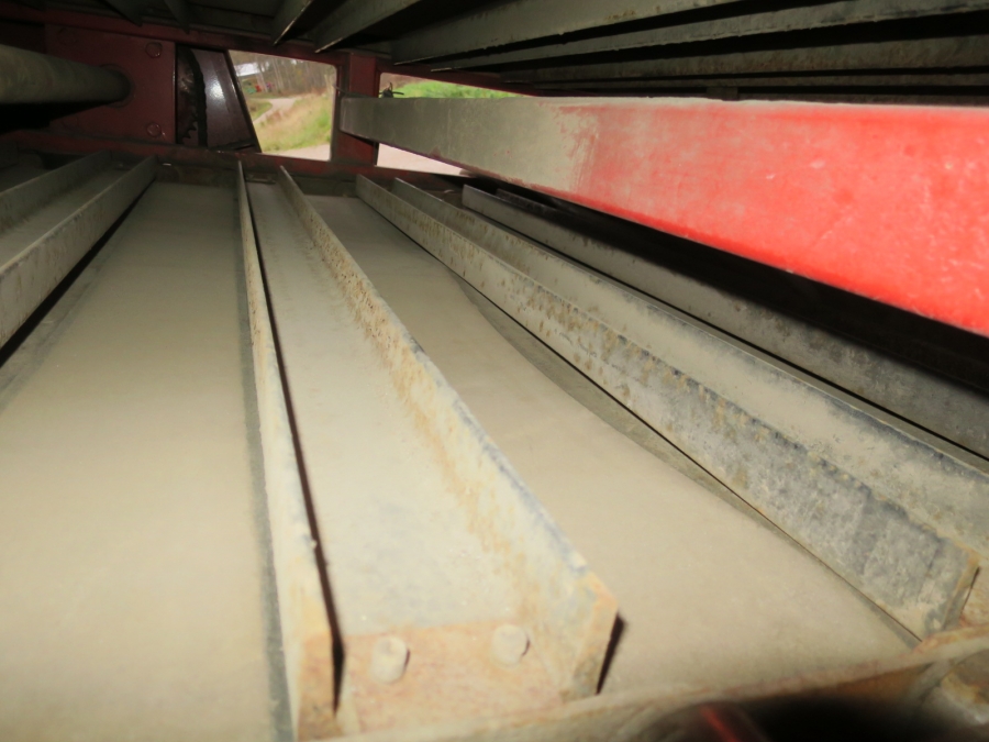 4687 Tong Storemaker 1200 Receiving hopper