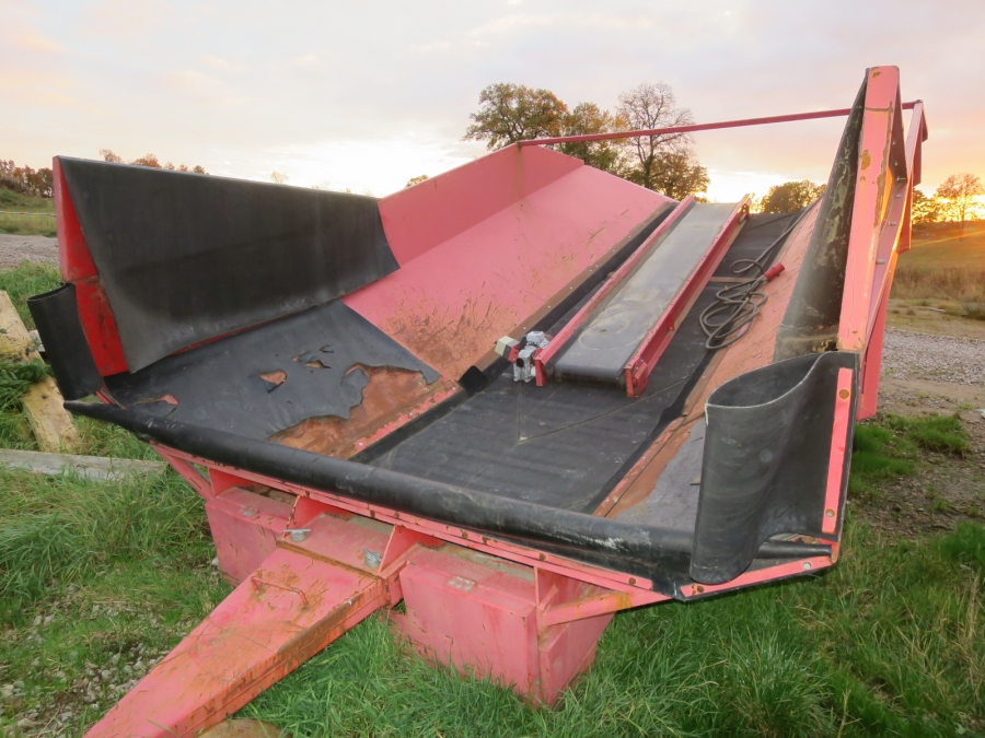 4687 Tong Storemaker 1200 Receiving hopper