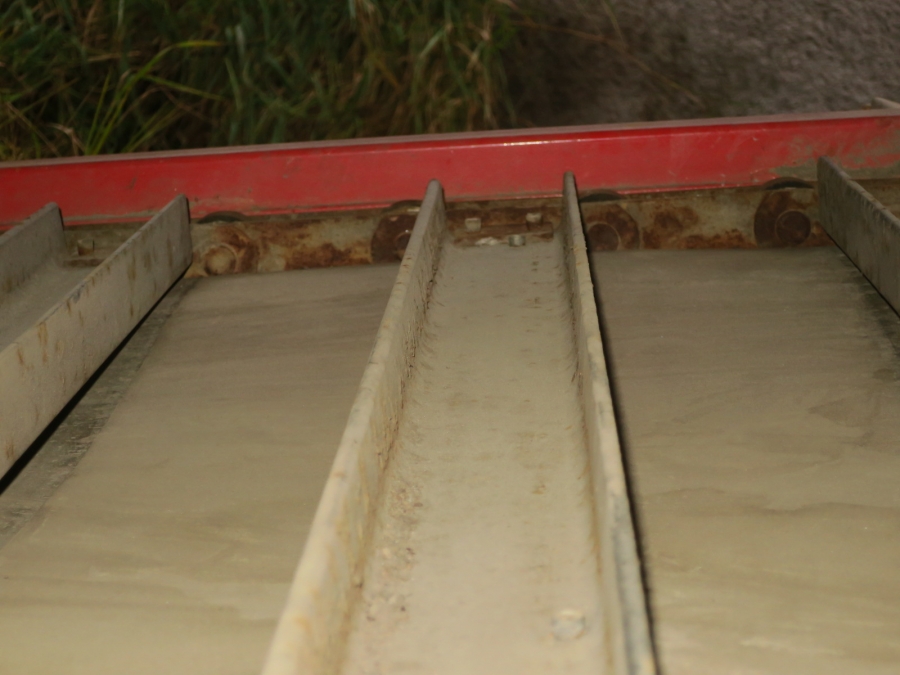 4687 Tong Storemaker 1200 Receiving hopper