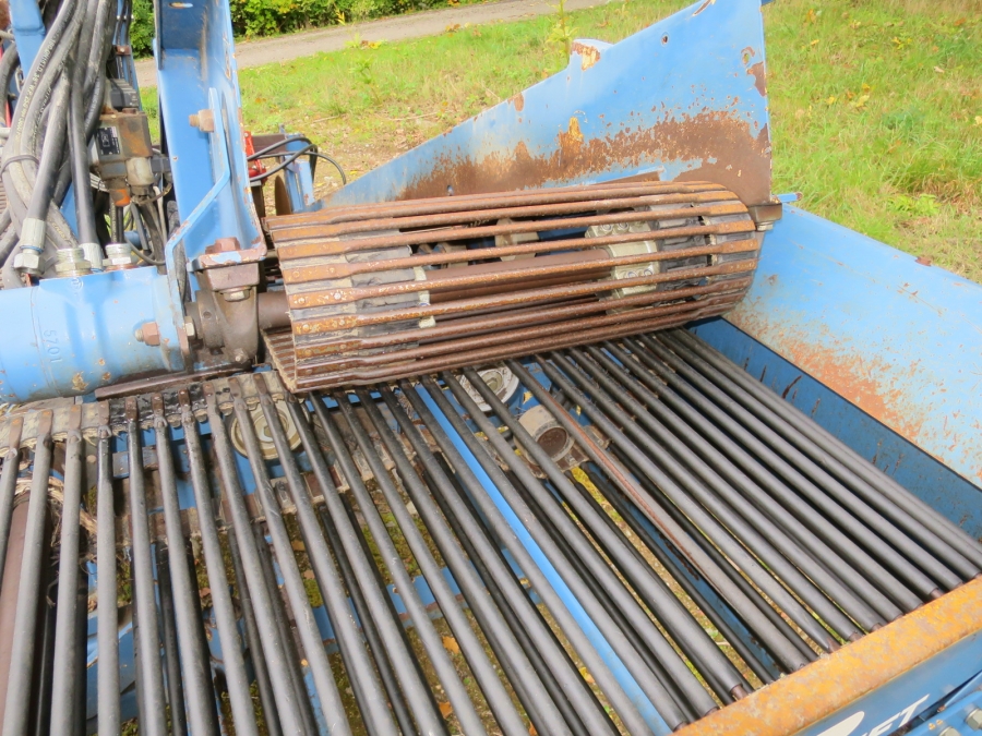 4690 Asa-Lift KT-100 potato harvester