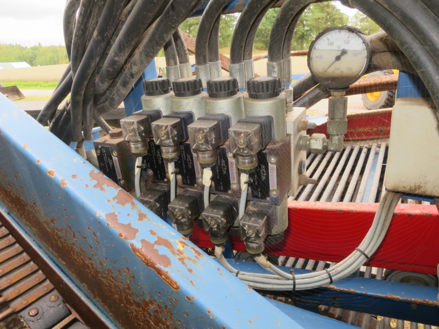 4690 Asa-Lift KT-100 potato harvester