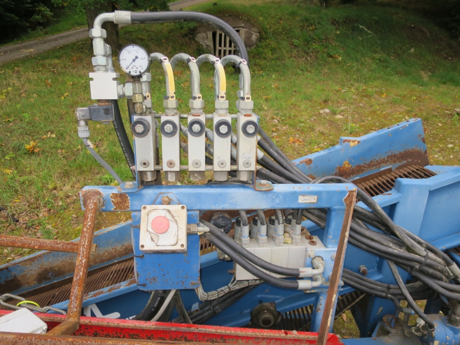 4690 Asa-Lift KT-100 potato harvester