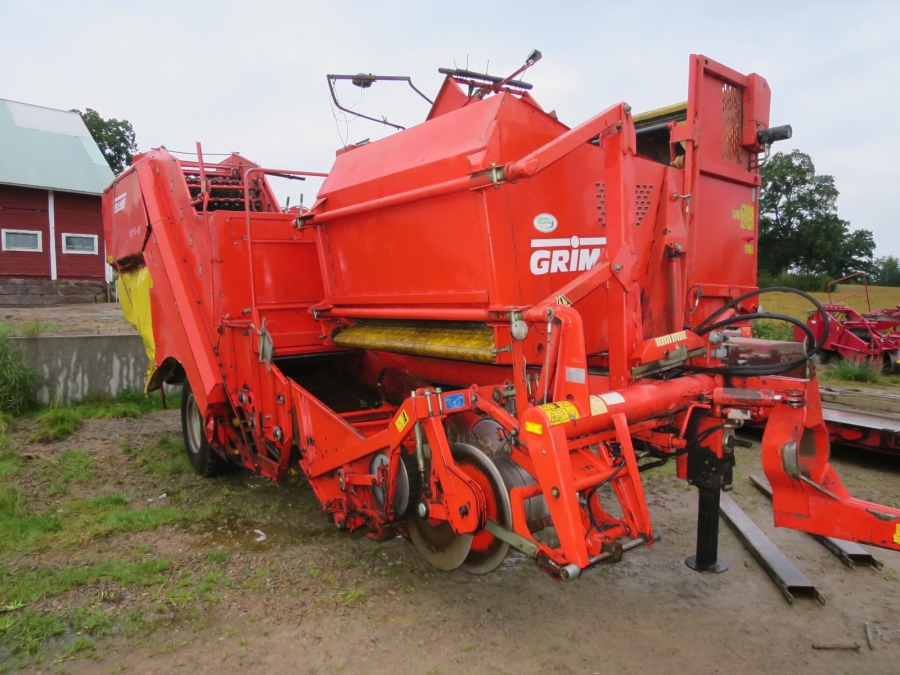 4696 Grimme SE75-30 potato harvester