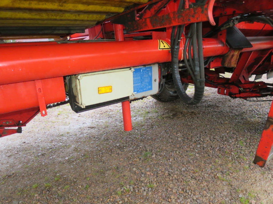 4696 Grimme SE75-30 potato harvester