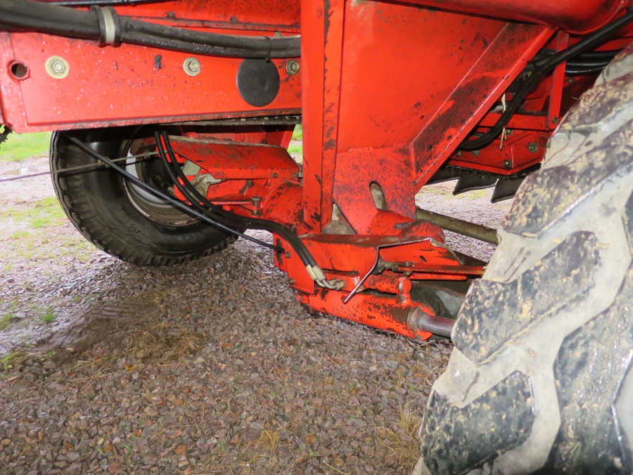 4696 Grimme SE75-30 potato harvester