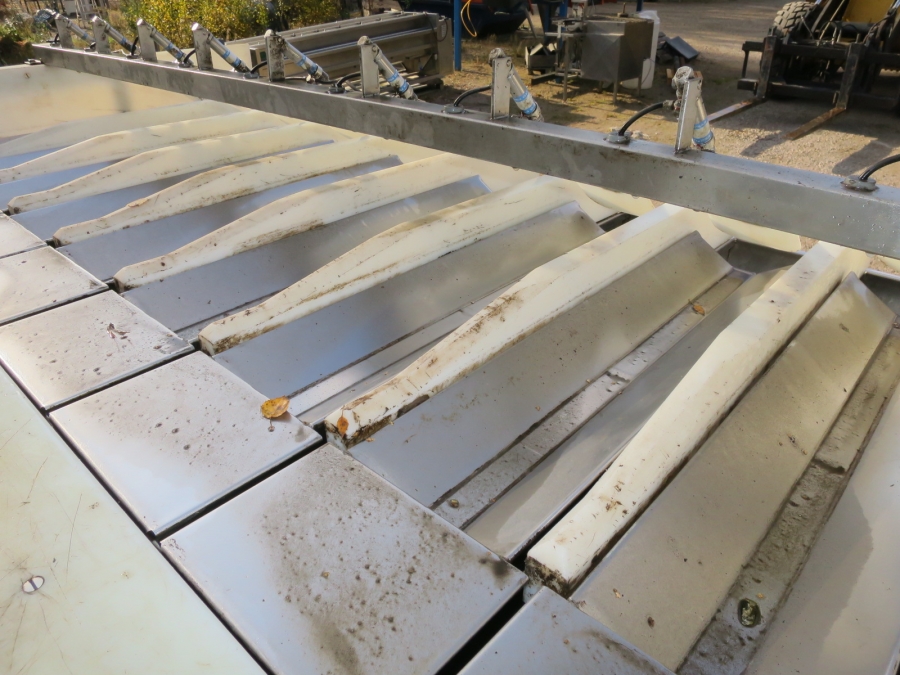 4699 Newtec 2009XB linear weigher