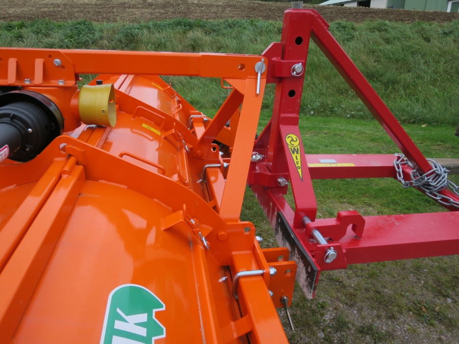 4700 WIFO three point adapter WIFO tool carrier