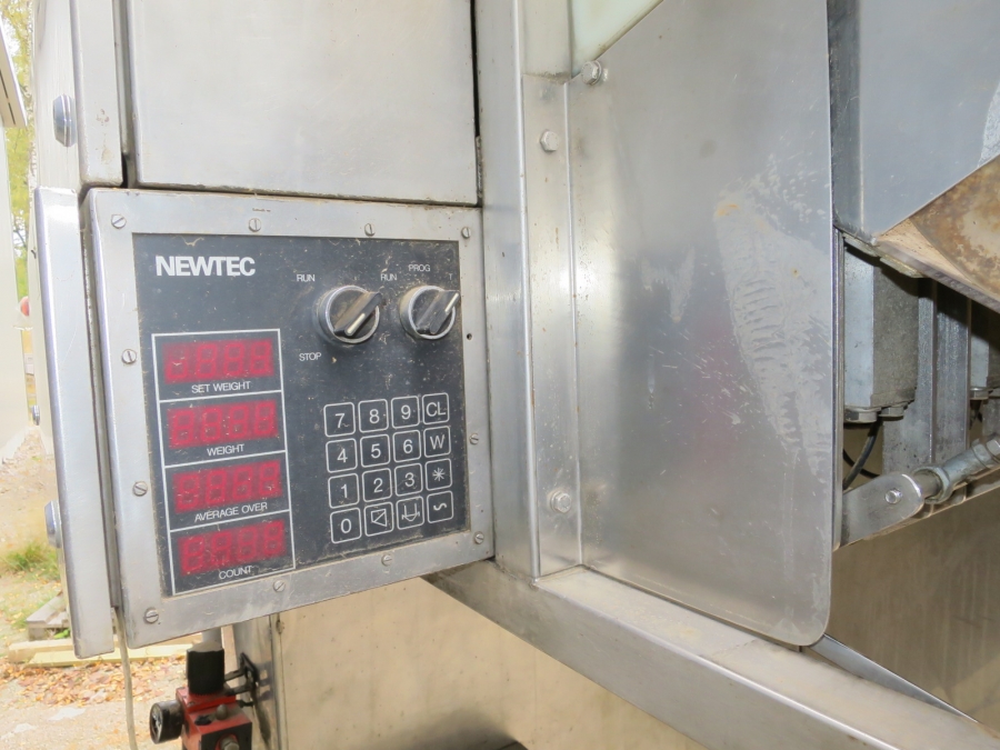 4703 Newtec 2000 weigher with cross web
