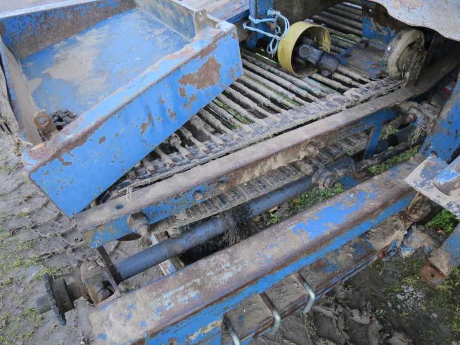 4715 Asa-Lift KT-80 potato harvester
