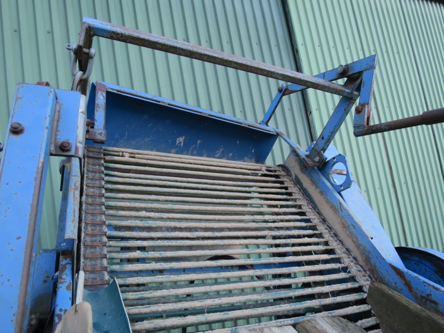 4715 Asa-Lift KT-80 potato harvester