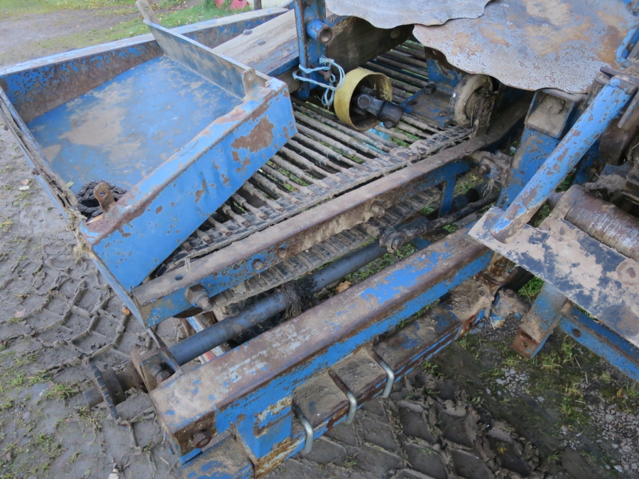 4715 Asa-Lift KT-80 potato harvester