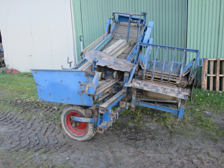 4715 Asa-Lift KT-80 potato harvester