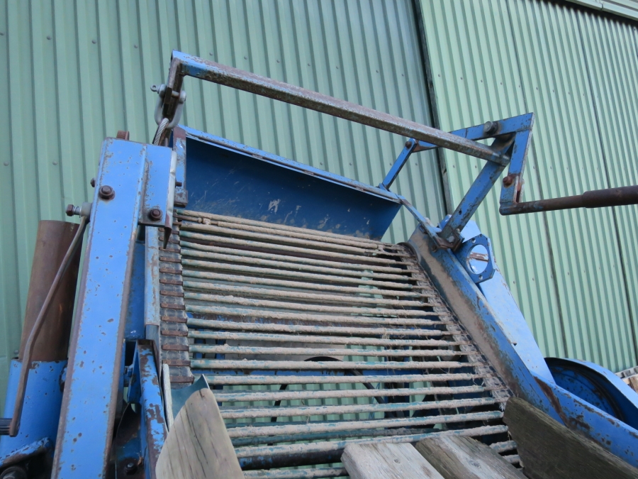 4715 Asa-Lift KT-80 potato harvester