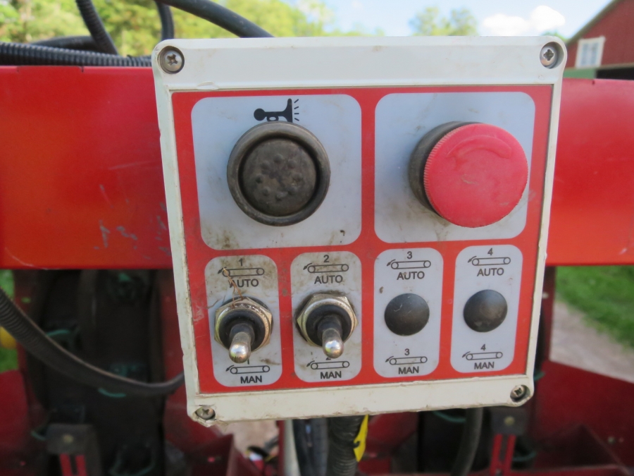 4736 Grimme GL32F potato planter