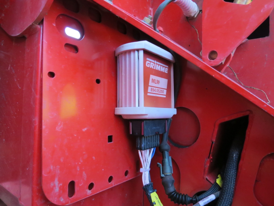 4736 Grimme GL32F potato planter