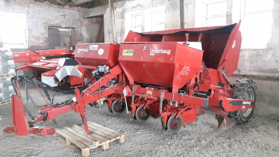 4739 Kverneland Underhaug 3200 potato planter