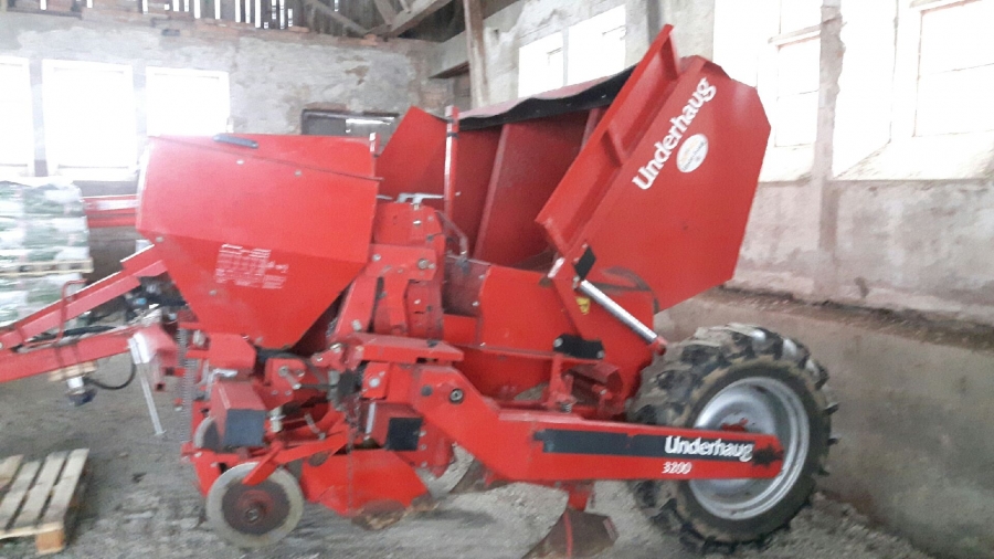 4739 Kverneland Underhaug 3200 potato planter