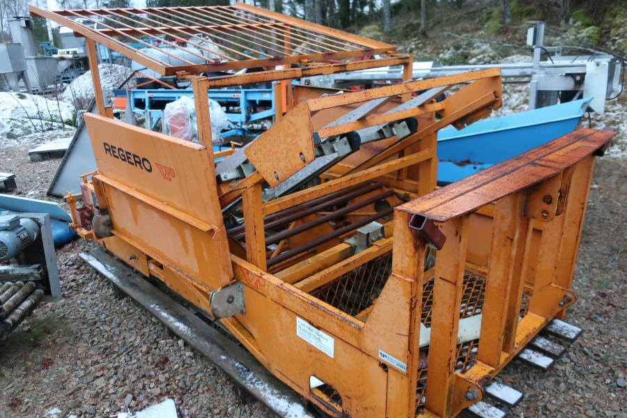 4744 Regero 3 row transplanter planting machine
