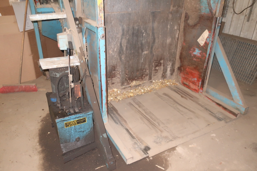 4756 EMVE grading line with receiving hopper