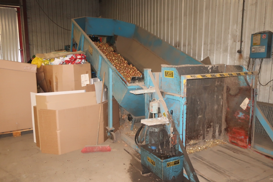 4756 EMVE grading line with receiving hopper