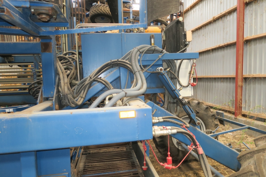 4762 Asa-Lift WR300 onion windrower