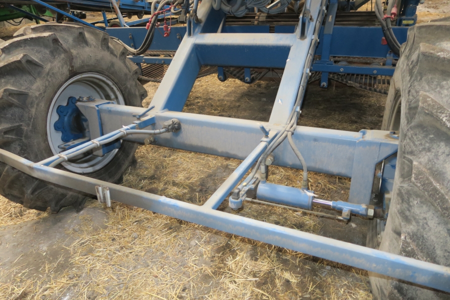 4762 Asa-Lift WR300 onion windrower