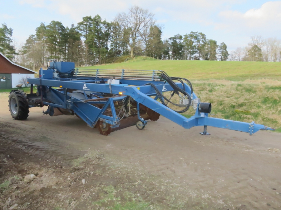 4767 Asa-Lift WR230 onion windrower trailed