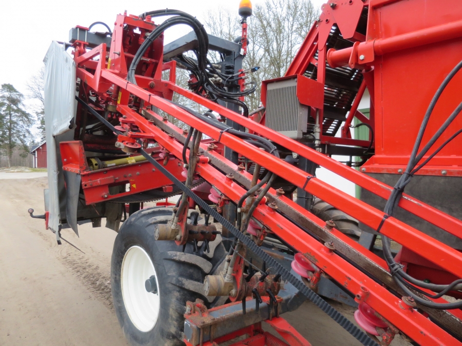 4774 Dewulf GBC carrot harvester 1 row with 3 ton bunker