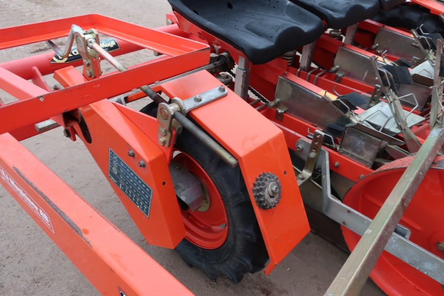 4776 Checchi & Magli Fox planteringsmaskin