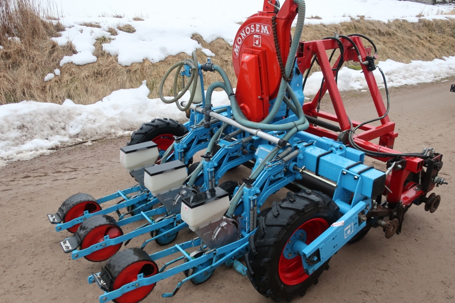 4781 Monosem MS precision seeder for vegetables