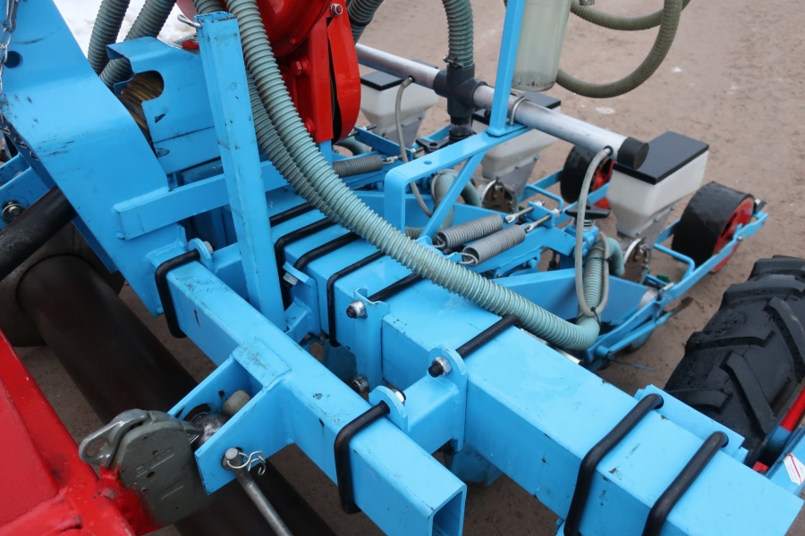 4781 Monosem MS precision seeder for vegetables
