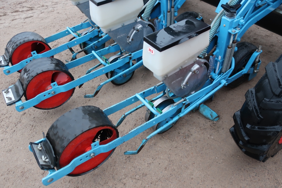 4781 Monosem MS precision seeder for vegetables