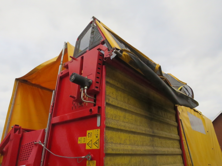 4802 Grimme SE75-40 potato harvester