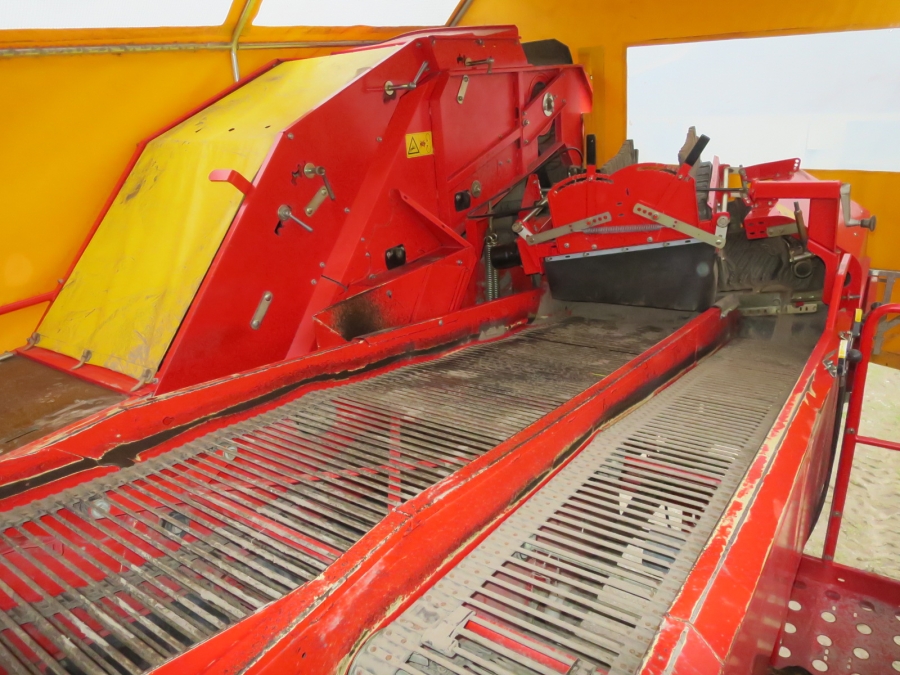4802 Grimme SE75-40 potato harvester