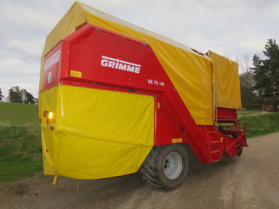 4802 Grimme SE75-40 potato harvester