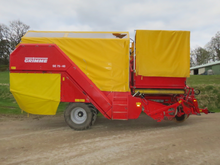 4802 Grimme SE75-40 potato harvester