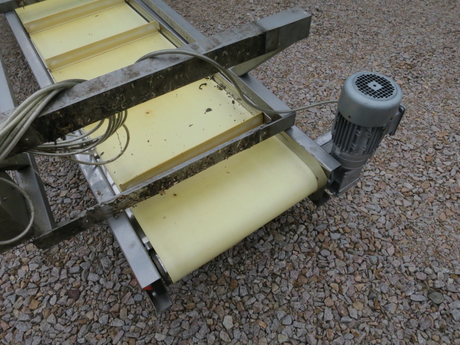 4814 Elevator 4500x550 mm STAINLESS STEEL