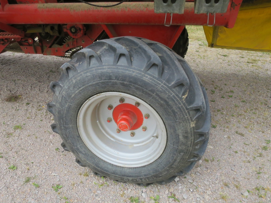 4821 Grimme SE75-30 potato harvester