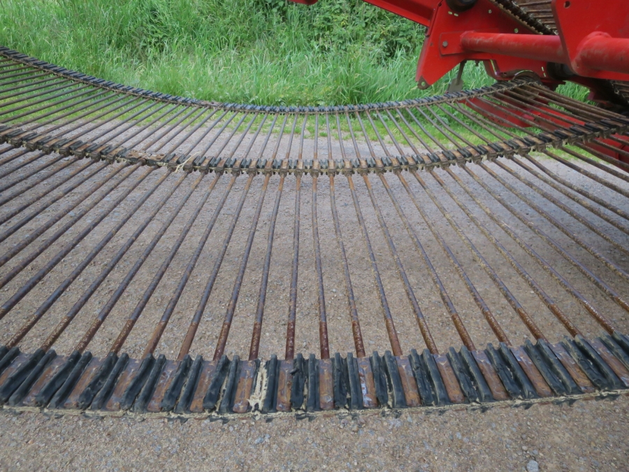 4822 Grimme GZ1700 Potato harvester
